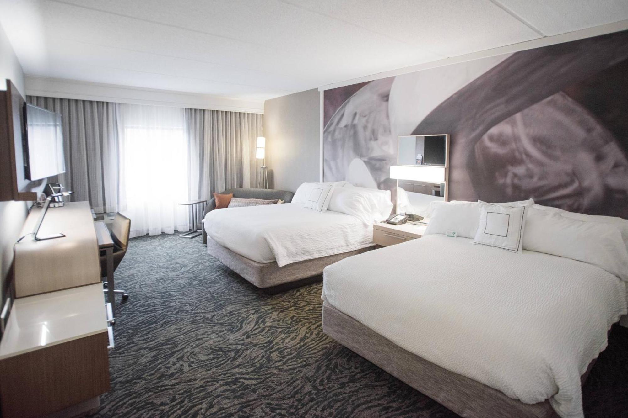 Courtyard By Marriott Hickory Hotel Екстериор снимка