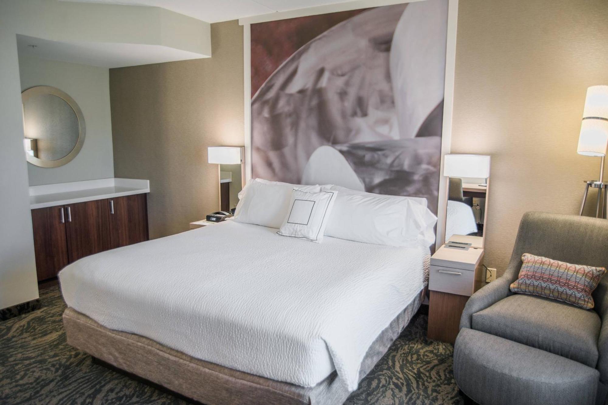 Courtyard By Marriott Hickory Hotel Екстериор снимка